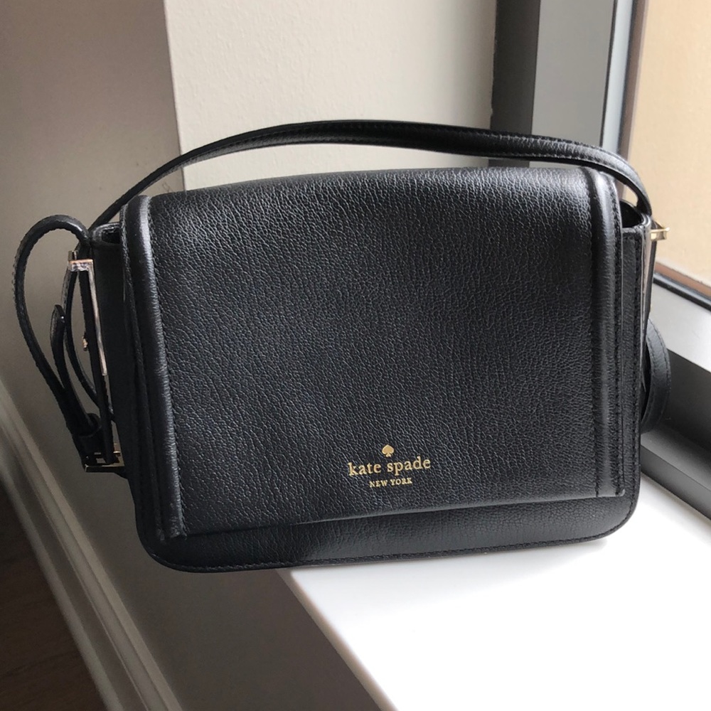 Kate Spade EUC Vikki Bailey crossbody in pebbled black
